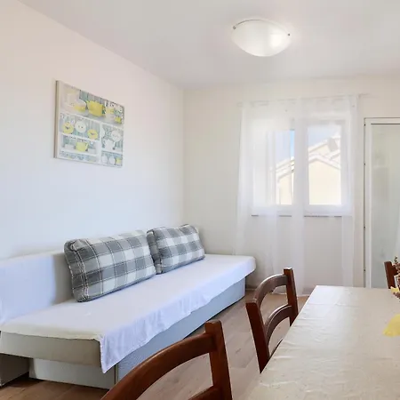 Omanovic Ii Apartment Cizici