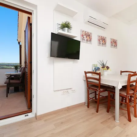 Apartment Omanovic Ii